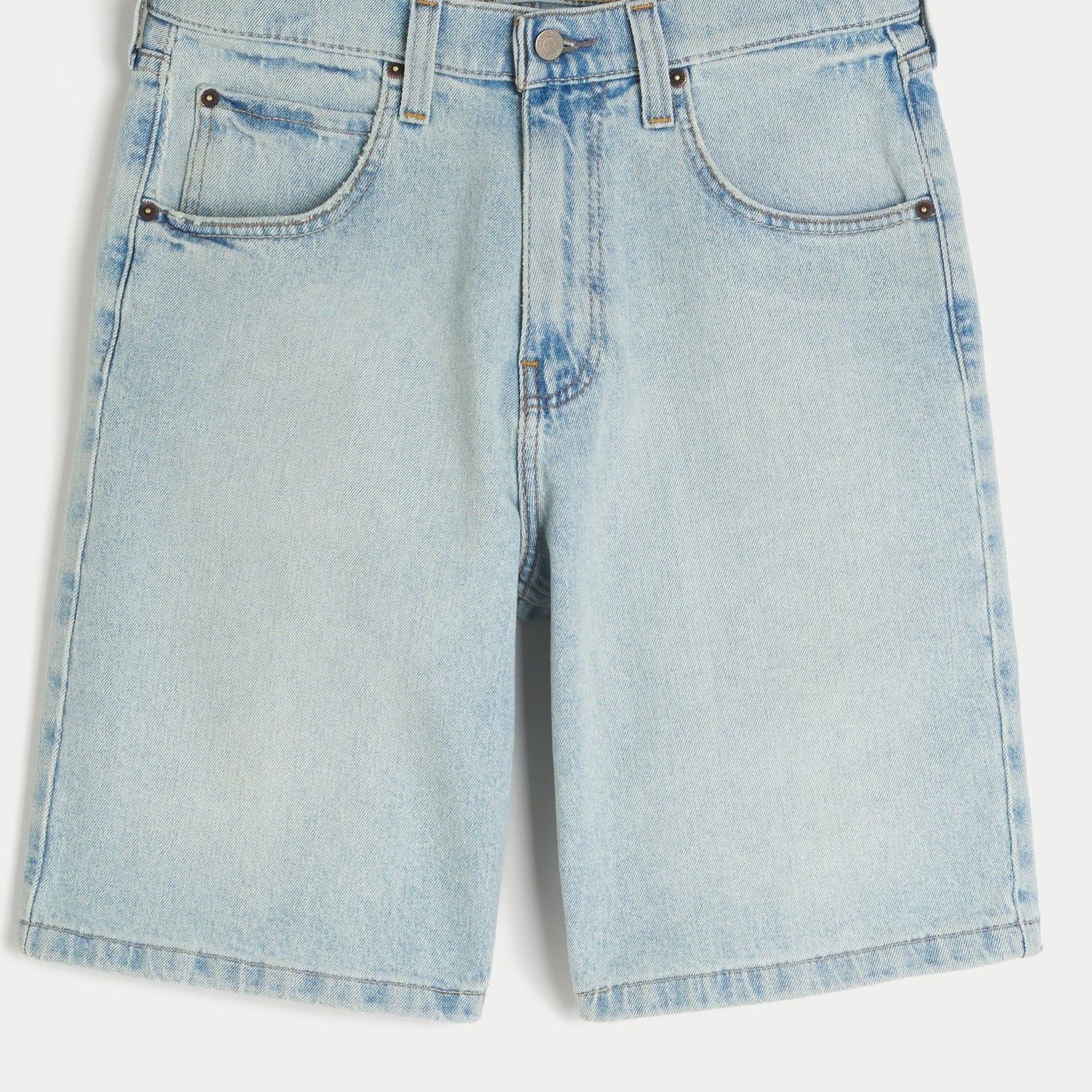 Men's classic denim shorts