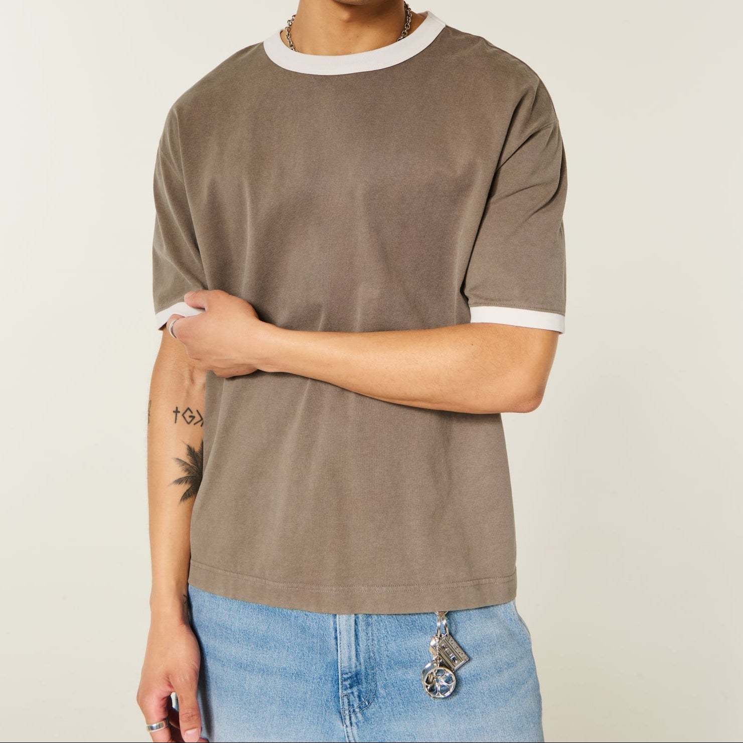 Men's contrast trim crew neck t-shirt