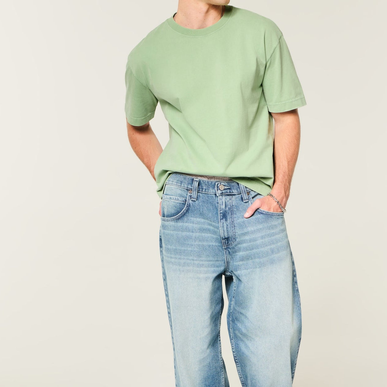 Men's green crew neck short sleeve t-shirt